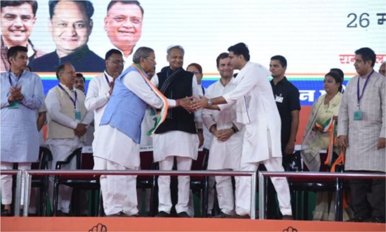 बीजेपी के बागी घनश्याम तिवाड़ी सहित कई नेताओं ने थामा कांग्रेस का हाथ