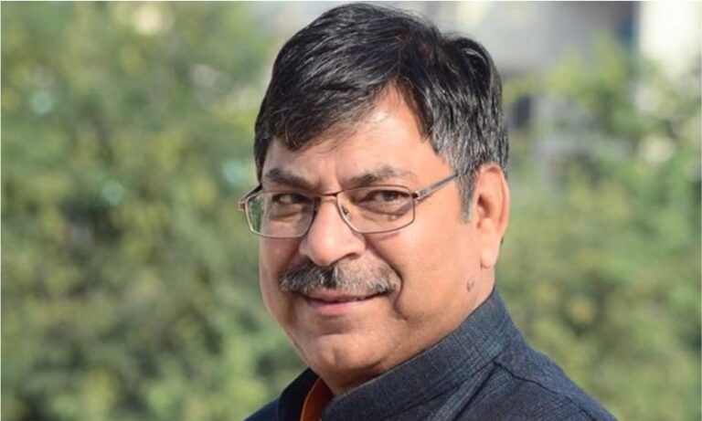 ‘इंदिरा इज इंडिया से वैभव इज कांग्रेस तक पहुंची देश की सबसे पुरानी पार्टी’