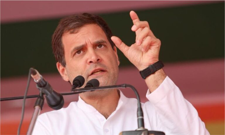 ‘मुझे तो डर है कहीं यह खुद अपनी डोर न काट दे’