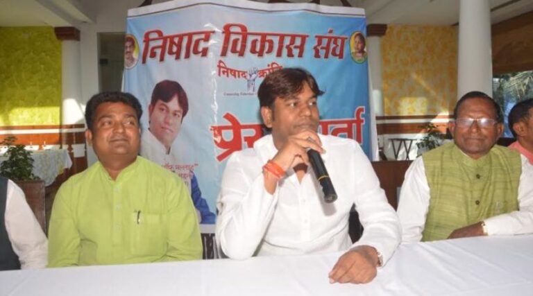 एक सेट डिजाइनर कैसे बना निषाद समाज का चेहरा?