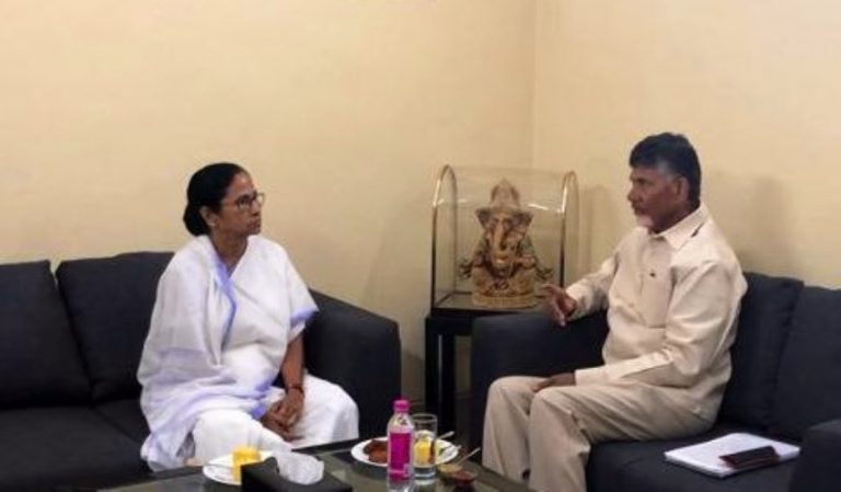 तीसरे मोर्चे की सुगबुगाहट, एग्जिट पोल के बाद घाट-घाट घूमने में लगे चंद्रबाबू नायडू