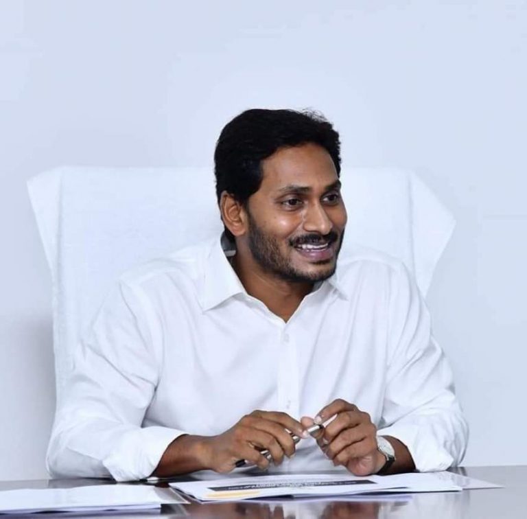 बदले की भावना या फिर सच में नियमों का पालन कर रहे जगन रेड्डी