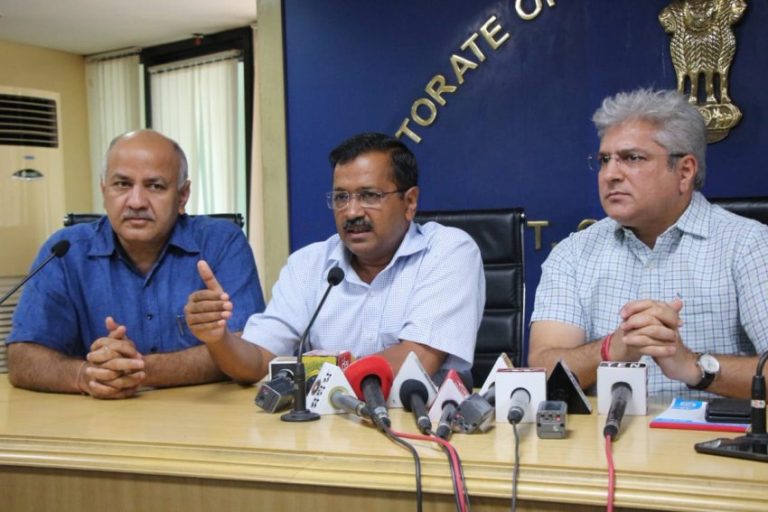 केजरीवाल का दिल्ली की महिलाओं को गिफ्ट, मैट्रो-बसों में सफर फ्री