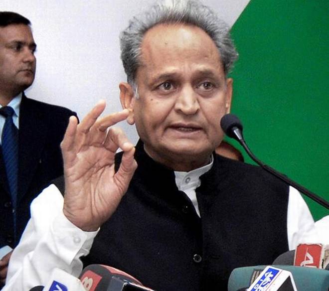 कटोरा लेकर भीख मांगूंगा, पर किसी को भूखा नहीं सोने दूंगा: गहलोत