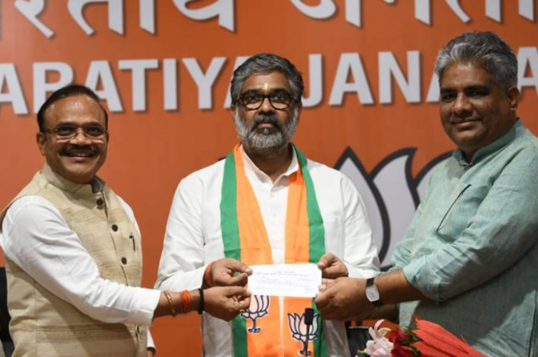 चंद्रशेखर के पुत्र नीरज शेखर का राजनीतिक अवसरवाद