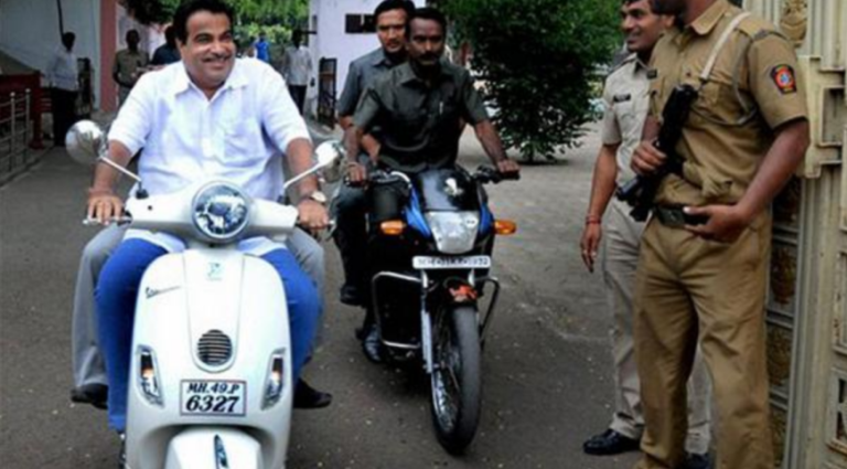 ‘आप नया कानून नहीं बल्कि पुलिस वालों की कमाई का जरिया लाए हैं’