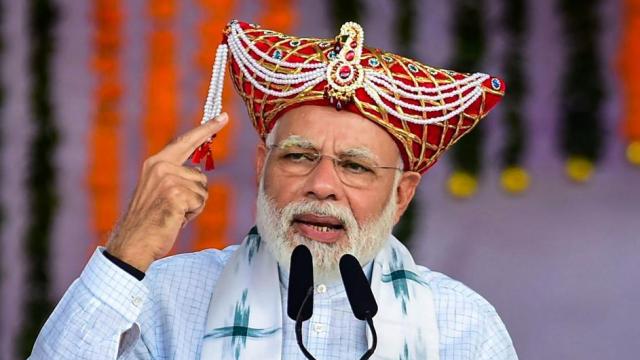 नासिक में पीएम मोदी ने शिवसेना पर साधा निशाना, शरद पवार को लिया आड़े हाथ