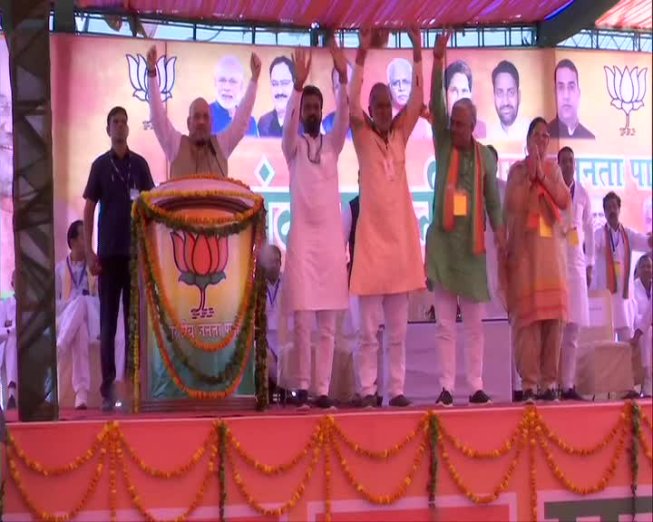 अमित शाह का सुरजेवाला पर प्रहार, कहा ‘घुसपैठियों के पक्ष में हैं सुरजेवाला’