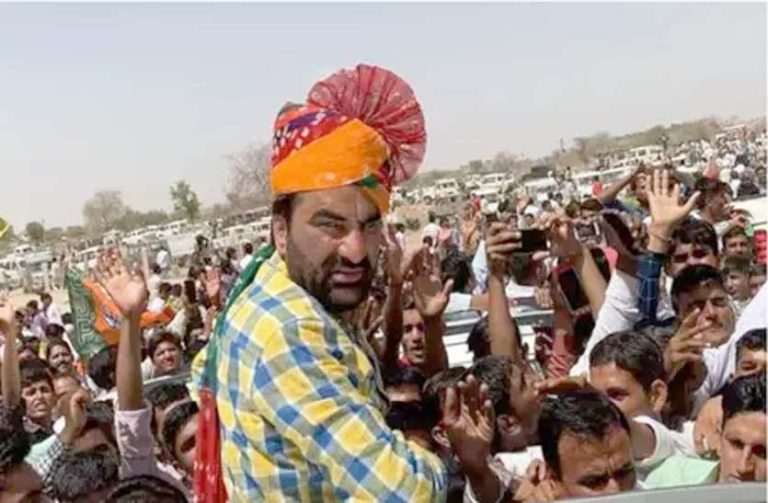 रामदेवरा में हरीश चौधरी पर फिर गरजे हनुमान