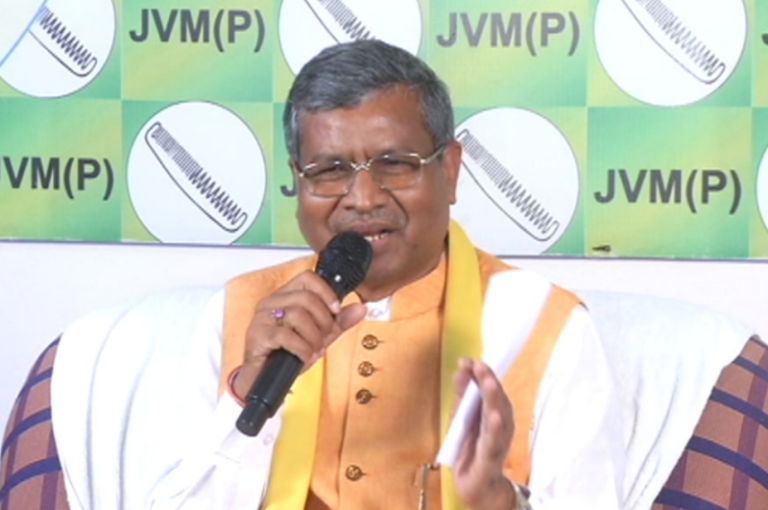 झारखंड: बाबूलाल मरांडी भी उतरे चुनावी दंगल में, धनवान से होंगे झाविमो उम्मीदवार