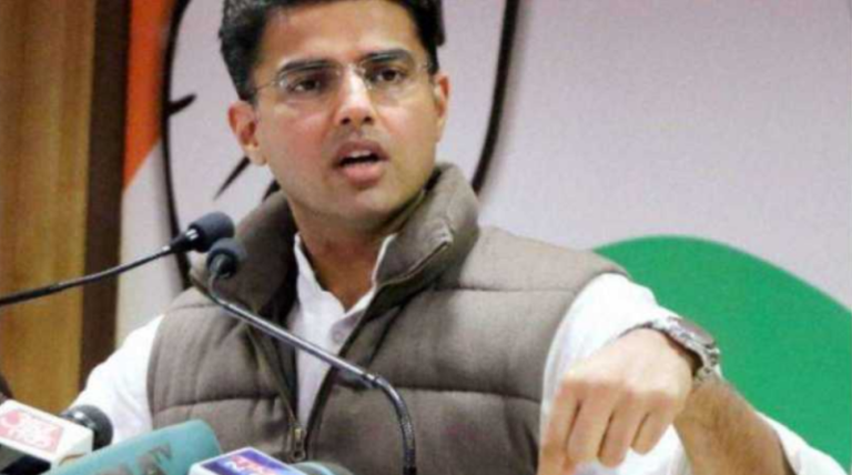 नागरिकता संशोधन बिल पर भड़के पायलट