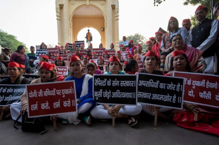 सोशल मीडिया पर उठ रही उन्नाव पीड़िता के लिए इंसाफ की आवाज