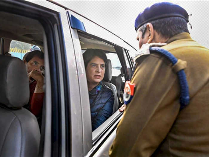 राहुल गांधी प्रियंका गांधी