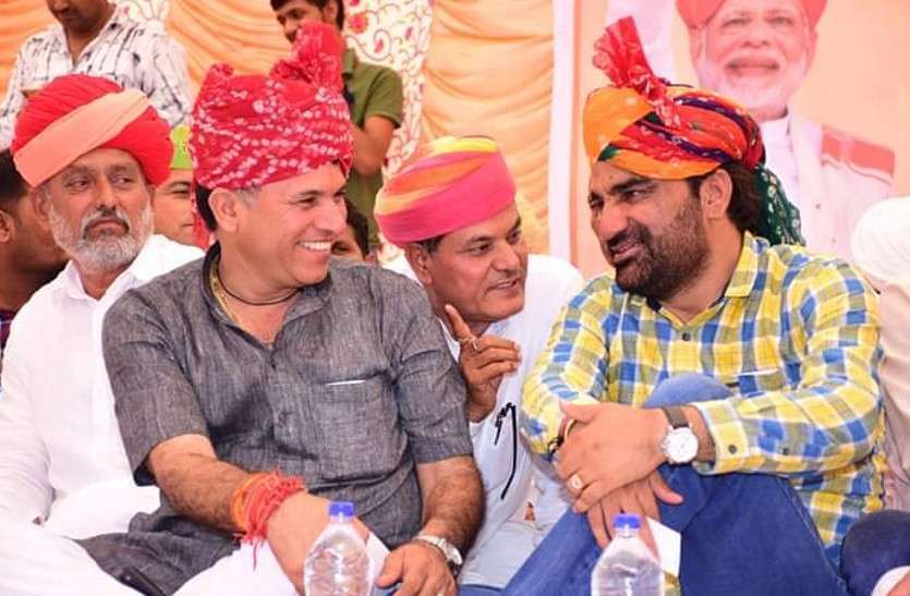 Hanuman Beniwal 4610568 835x547 M 5727456 835x547 M