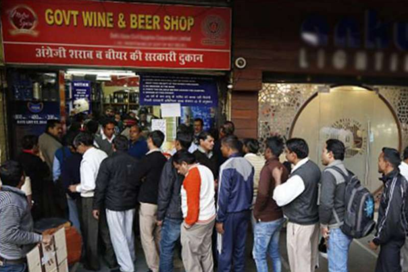 केवल दो दिनों में बिकी 300 करोड़ की शराब
