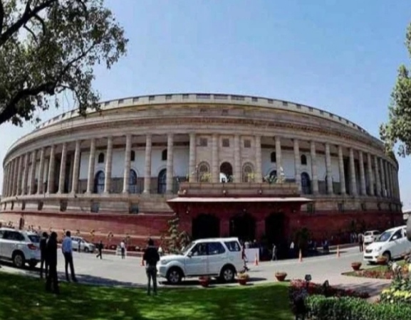 अधिकांश सांसद वॉकआउट का ढूंढ रहे बहाना, केंद्र सरकार अड़ी मानसून सत्र चलाने के लिए