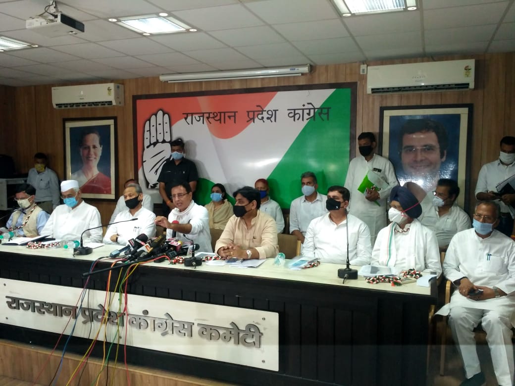 Randeep singh surjewala in PCC office