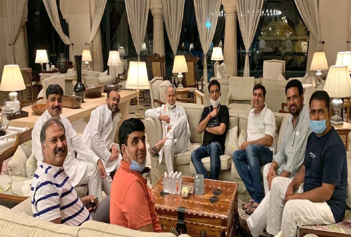 Congress Mlas In 5 Star Hotel 1595093656