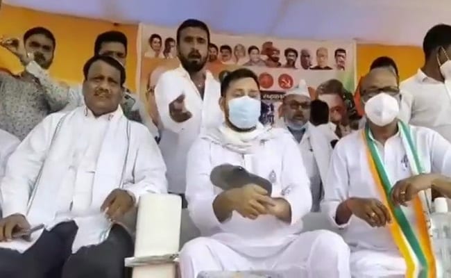 7hre9gek Tejashwiyadavslippers650 625x300 20 October 20(1)