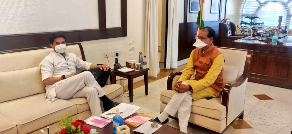 Jyotiraditya Scindia Meet Cm Shivraj Singh Chouhan