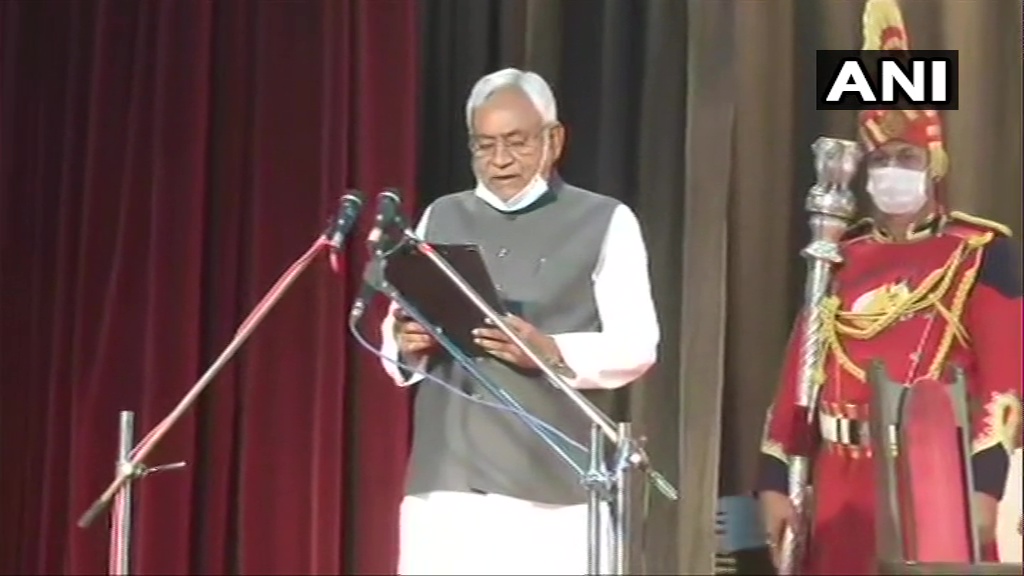 Nitish Kumar Take Aoth Of Cm Bihar