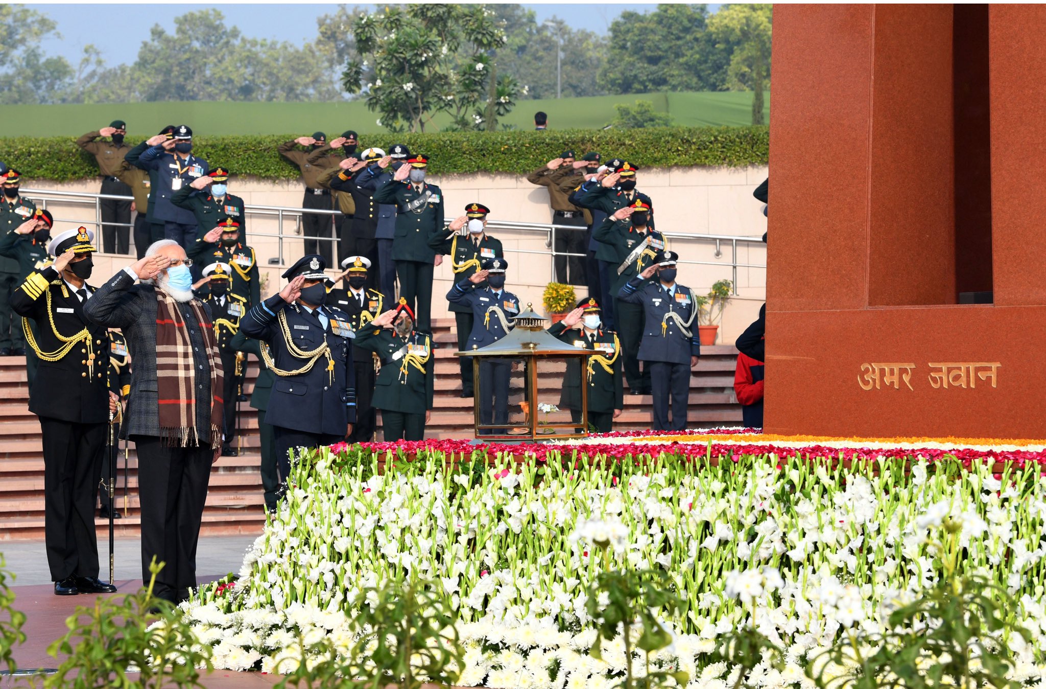 PM Modi pays tribute to martyrs of War Memorial on Victory Day