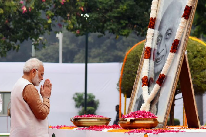 Today, PM Narendra Modi salutes Patel on the death anniversary of Sardar Vallabhbhai Patel, who is called Loh Purush of India