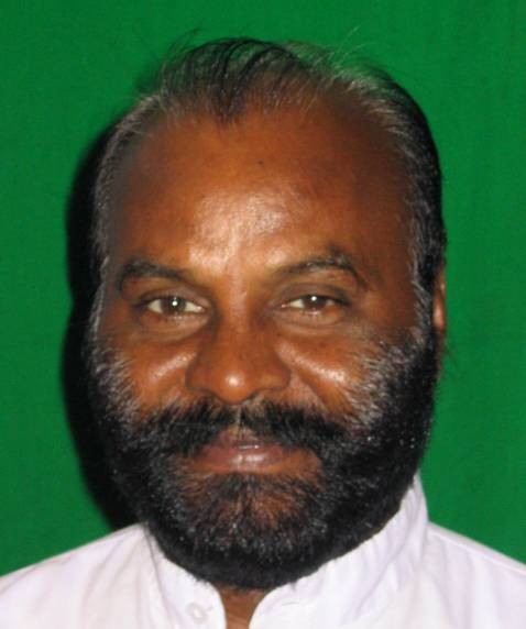 पूर्व सांसद महावीर भगोरा का निधन- किरण माहेश्वरी के बाद BJP के एक और बड़े नेता को कोरोना ने छीना: भाजपा के पूर्व सांसद व मंत्री महावीर भगोरा का शनिवार देर रात एक निजी अस्पताल में हुआ निधन, 76 वर्षीय भगोरा को पांच दिन पहले सीने में तकलीफ की शिकायत पर करवाया गया था अस्पताल में भर्ती, शुक्रवार को जांच रिपोर्ट में कोरोना पॉजिटिव आने पर भगोरा को किया गया था कोरोना वार्ड में शिफ्ट, जहां शनिवार देर रात हो गया महावीर भगोरा का निधन, विधायक किरण माहेश्वरी के निधन के बाद भाजपा के वरिष्ठ नेता की कोरोना से है यह दूसरी मौत, लोकसभा सदस्य रहते हुए संसद में वोट फॉर कैश के नोट लहराने पर चर्चा में आए थे भगोरा