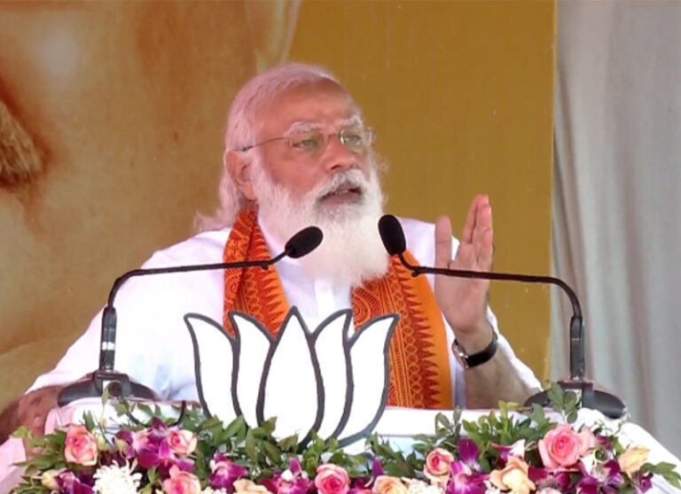 पुडुचेरी में PM मोदी ने लिया राहुल गांधी को आड़े हाथ, कांग्रेस झूठ बोलने में है गोल्ड, सिल्वर और ब्रॉन्ज मेडल विजेता