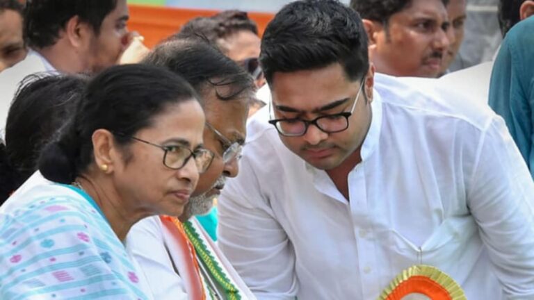 बंगाल में तेज हुई सियासत, ममता की बहू को सीबीआई ने दिया समन, अभिषेके बनर्जी ने कहा- नहीं झुकेंगे