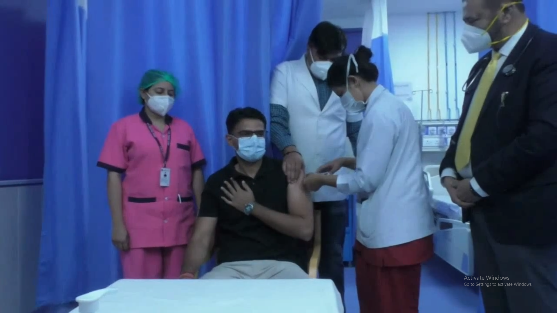 Sachin Pilot gets Corona vaccine installed at IDH Center in Jaipur