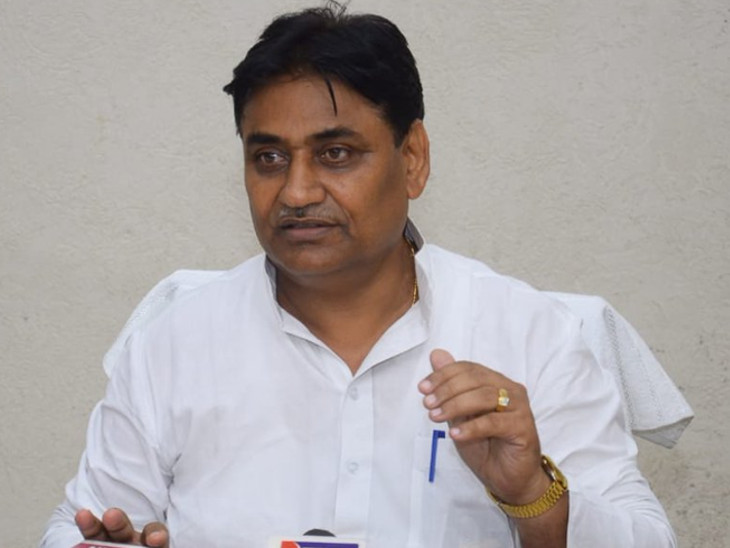 वैक्सीन की बर्बादी के लिए केंद्र की नीतियां हैं जिम्मेदार