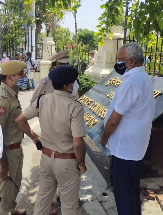 रेप पीड़िता को न्याय दिलाने डॉ. किरोड़ी लाल मीणा पहुंचे कमिश्नरेट