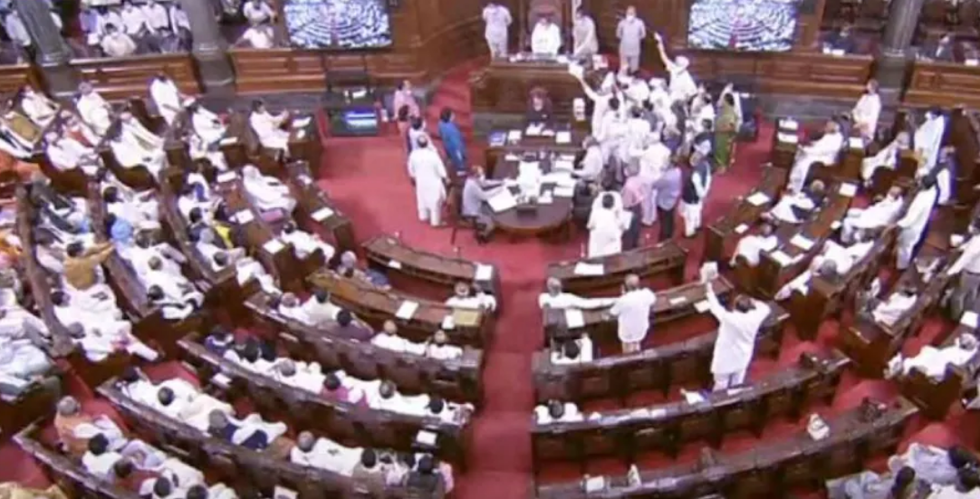 पेगासस जासूसी मामले में संसद में हंगामा