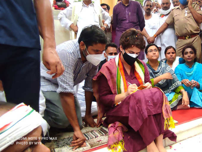 प्रियंका गांधी पहुंचीं लखीमपुर खीरी