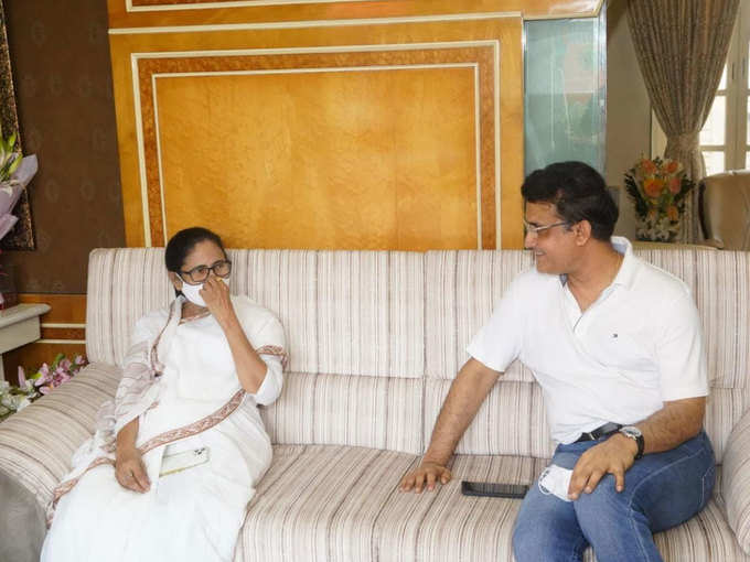 गांगुली के जन्मदिन पर उनके घर पहुंची ममता