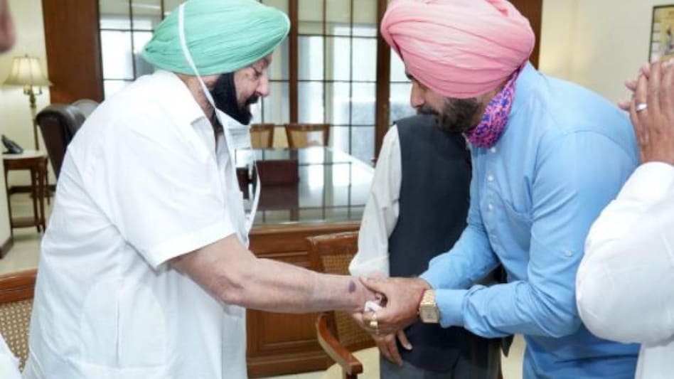 प्रदेशाध्यक्ष बनने के बाद पहली बार कैप्टन से मिलने पहुंचे सिद्धू