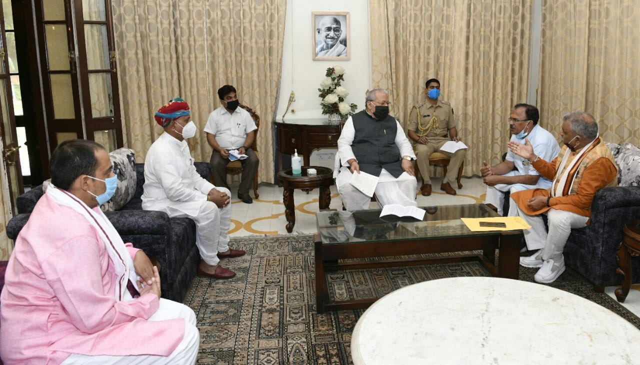 ओम थानवी की 'कलम' से 'कुपित' भाजपा!