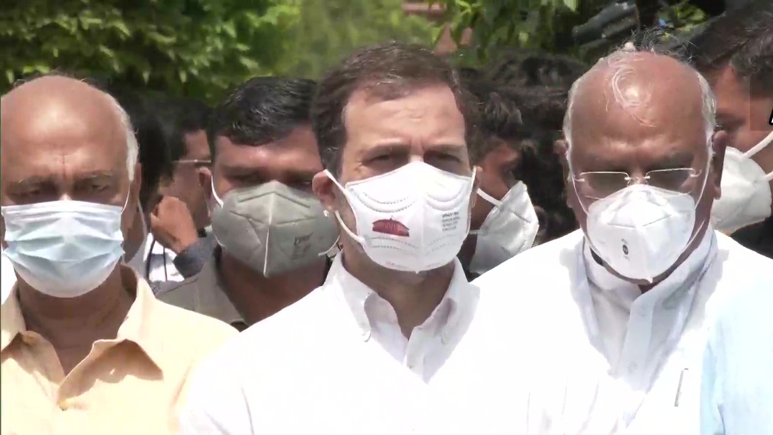 राहुल गांधी का मोदी सरकार पर बड़ा हमला- 'हिंदुस्तान के प्रधानमंत्री देश को बेच रहे हैं