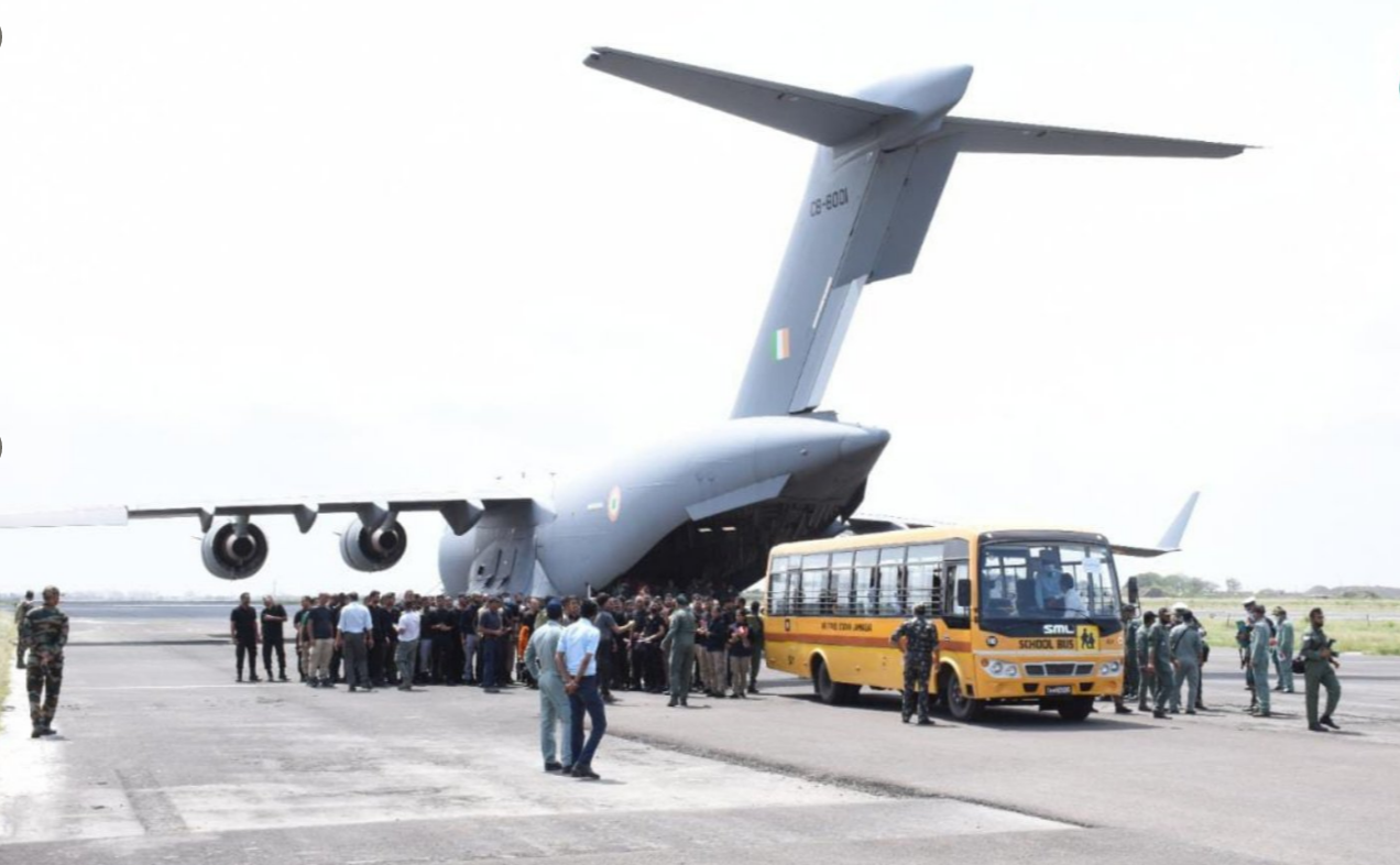 150 भारतीयों को अफगानिस्तान से एयरलिफ्ट कर लाया गया जामनगर