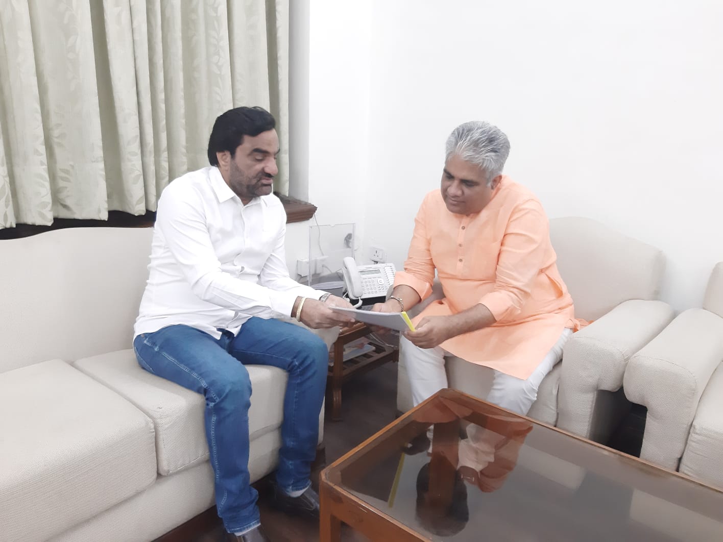 हनुमान बेनीवाल ने की भूपेंद्र यादव से मुलाकात