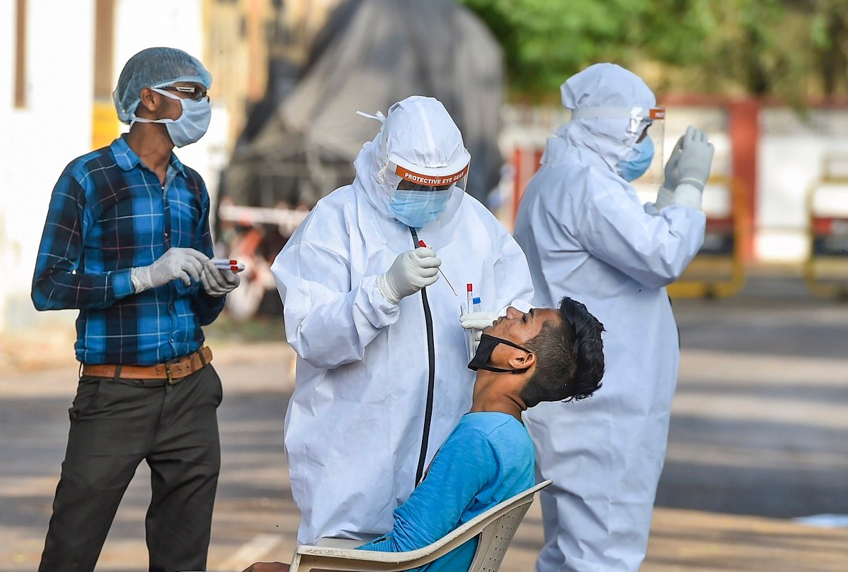 मौतों के बढ़ते मौतों के आंकड़ों से लोगों में फैला खौफ