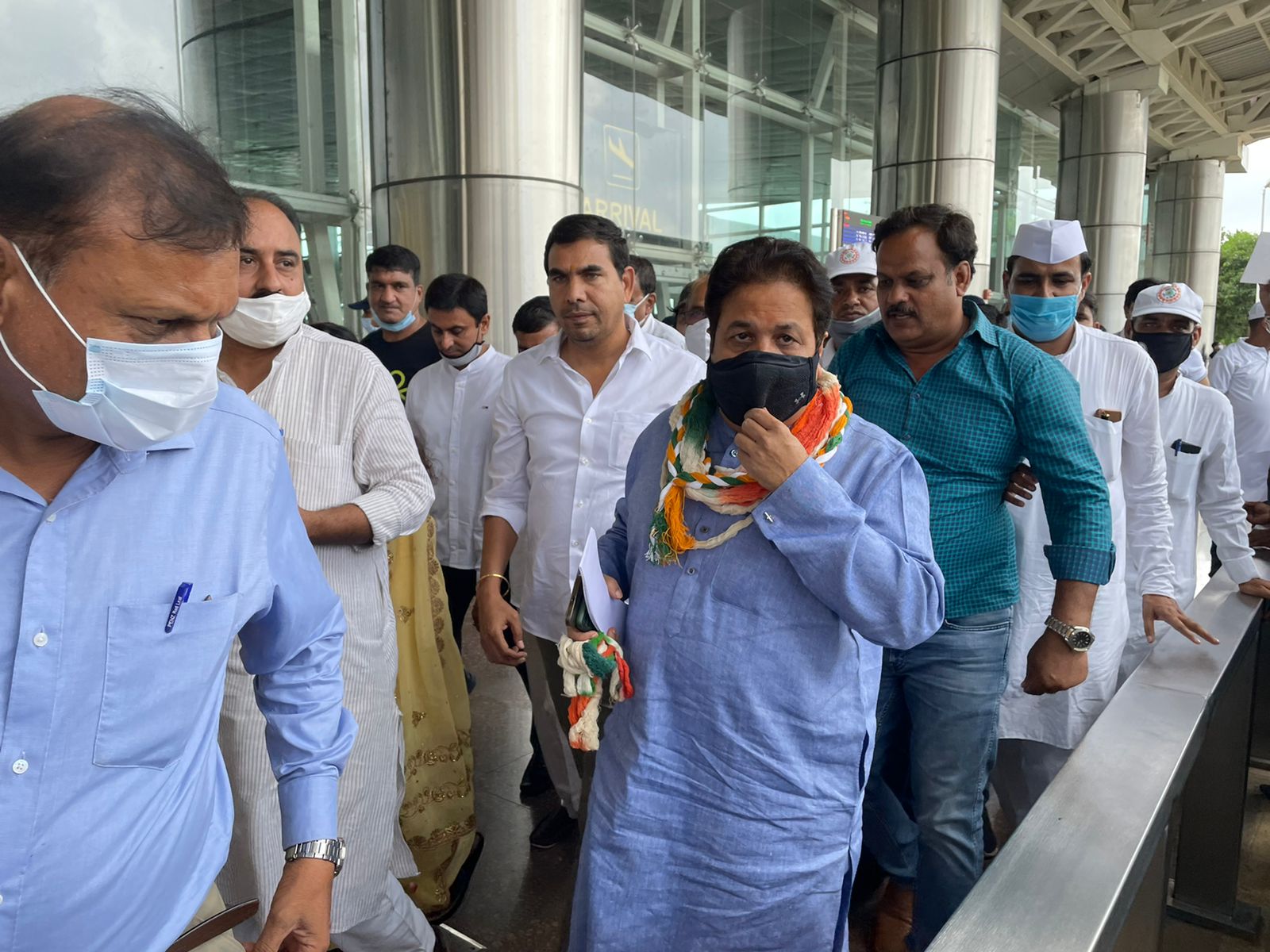 70 साल में जो बनाया उसे कौड़ियों के दाम पर बेच रही मोदी सरकार- शुक्ला