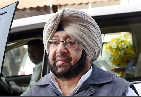 राजभवन पहुंचे अमरिंदर सिंह देंगे इस्तीफा