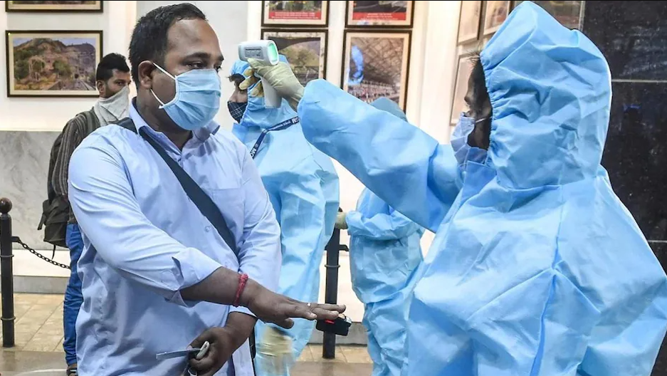 कोरोना के नए मामलों में उतार चढ़ाव जारी