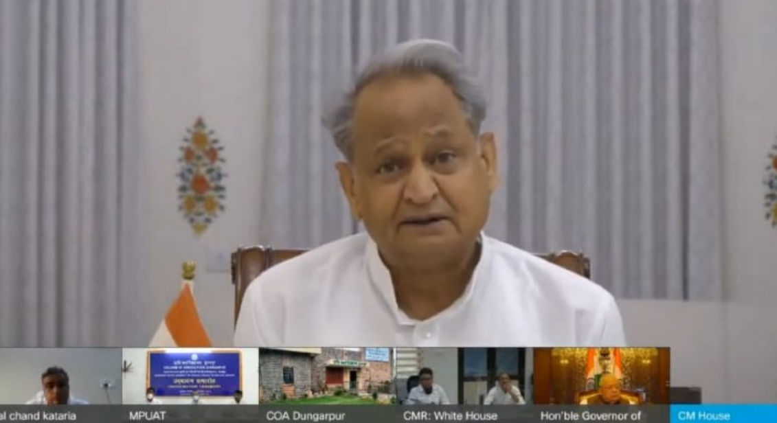 व्यापारी उठा रहे फायदा- गहलोत(FILE PHOTO)