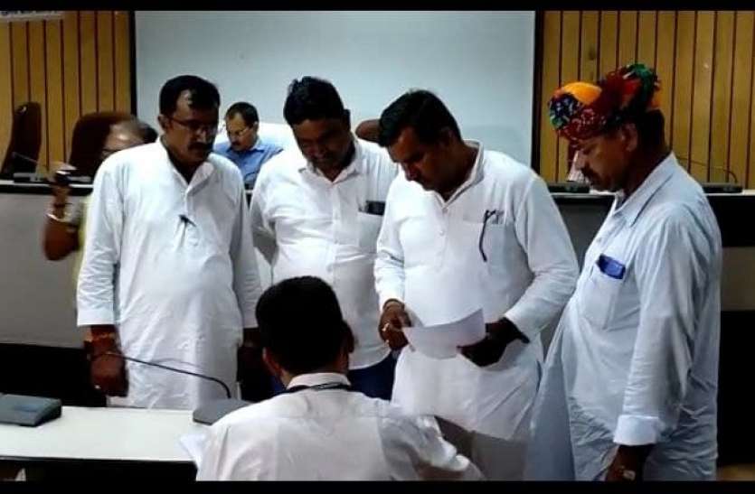 कांग्रेस ने लिया जिला प्रमुख हार का बदला