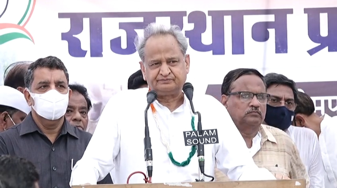 लखीमपुर कांड के खिलाफ सिविल लाइन्स फाटक पर कांग्रेस का मौन व्रत प्रदर्शन(file photo)