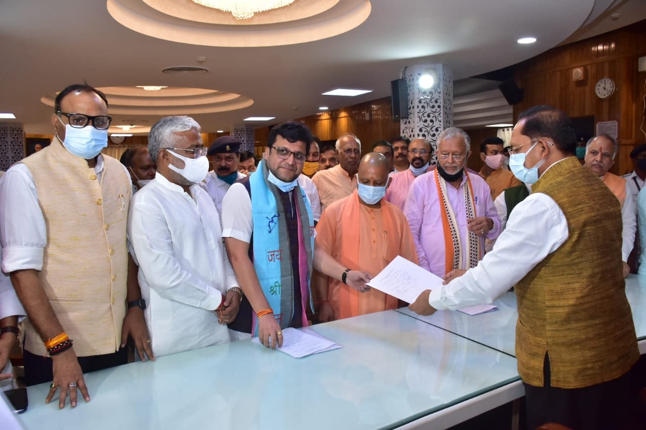 सपा के बागी विधायक नितिन अग्रवाल बने यूपी विधानसभा के डिप्टी स्पीकर