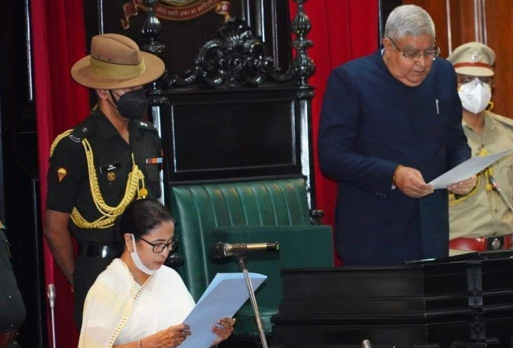 बंगाल की मुख्यमंत्री ममता बनर्जी ने ली शपथ